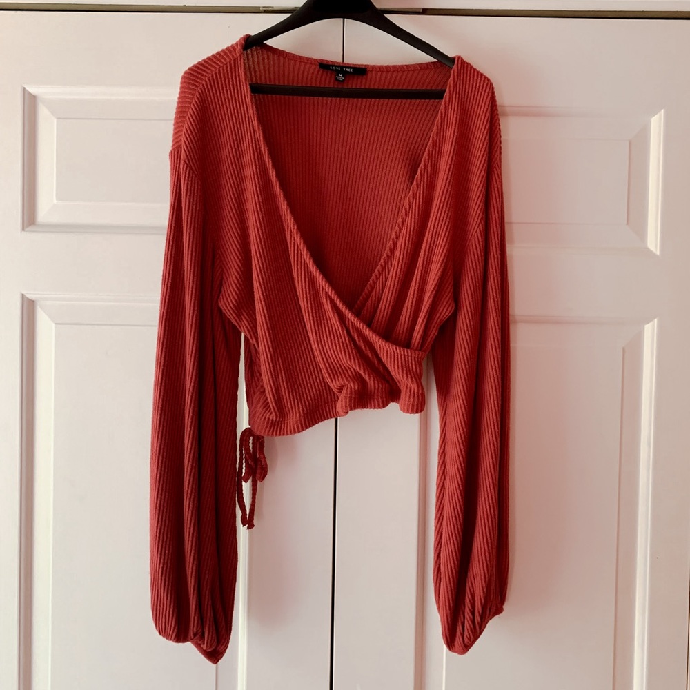 Love Tree long sleeve maroon tie top, SIZE MEDIUM
